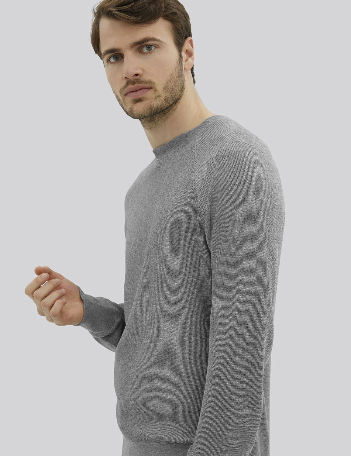 men's crewneck long sleeved sweatshirt